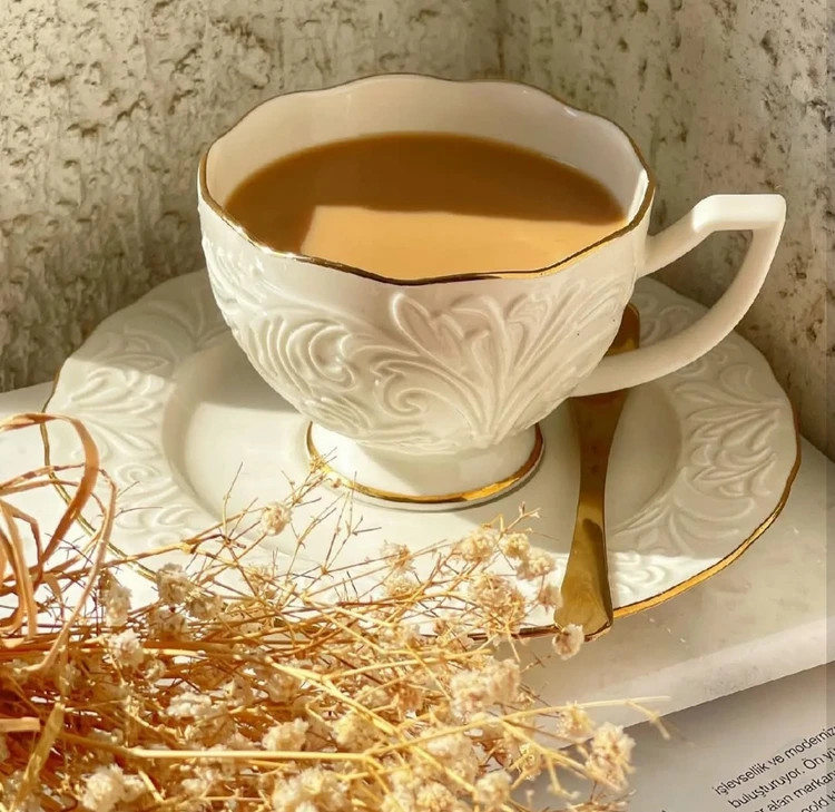 سرویس چایخوری و قهوه خوری طرح نقش برجسته دور طلایی۶نفره