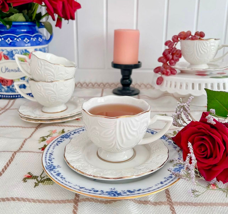 سرویس چایخوری و قهوه خوری طرح نقش برجسته دور طلایی۶نفره